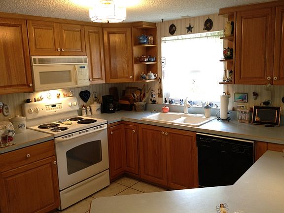 3rd image of 870 Nixon Ln