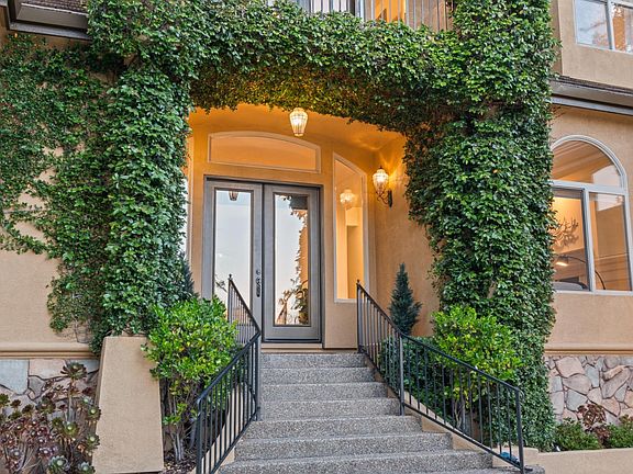 5th image of 4044 Albert Cir