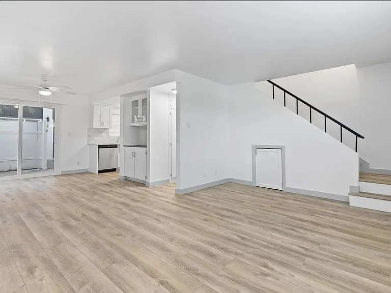 1151 N Peck Ave — Photo 28
