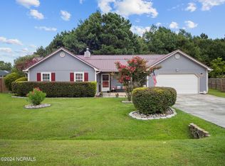 103 Foxlair Dr, Hubert, NC 28539