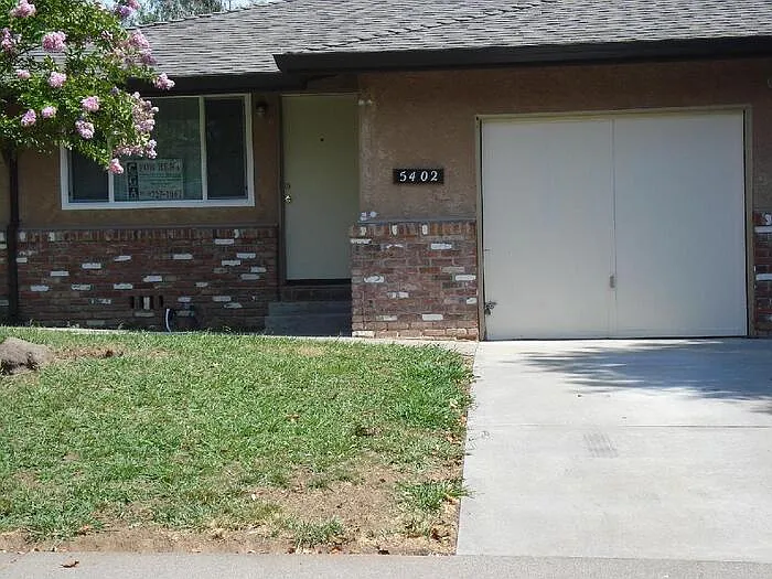 5402 Mona Way — Photo 1