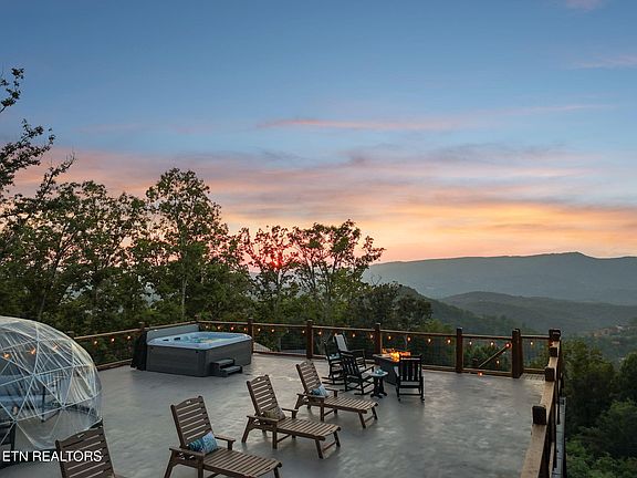 3rd image of 2525 Angelos Mountain Way