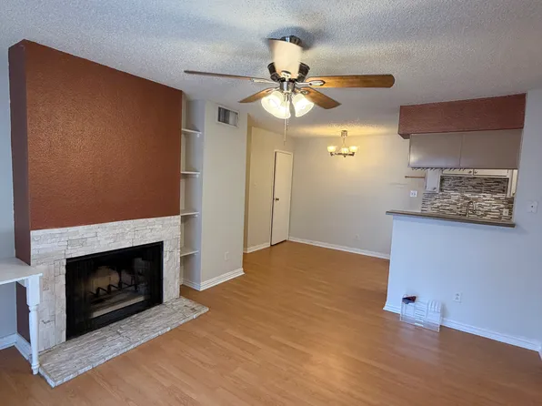 12660 Ashford Point Dr APT 212, Houston, TX 77082