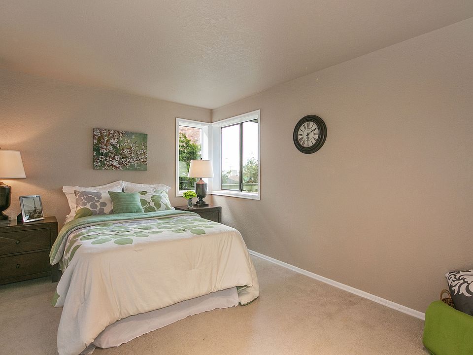 Guest bedroom