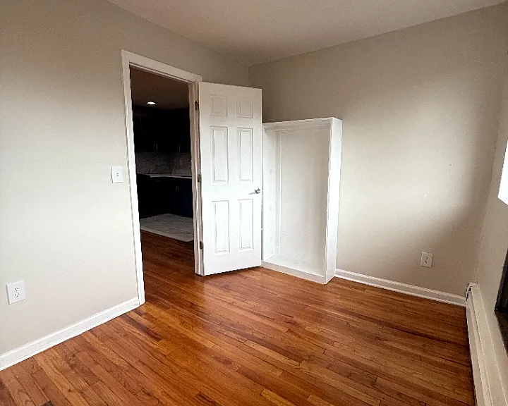 342 Roseville Ave #8C — Photo 2