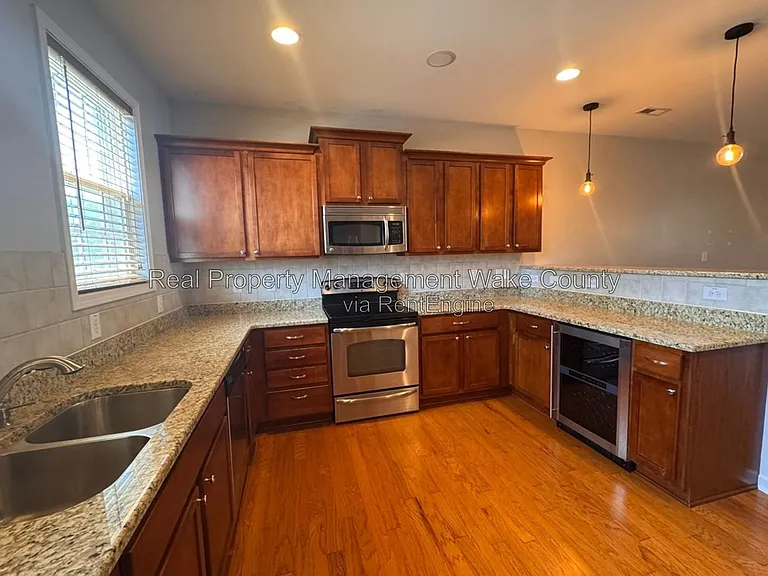 1365 Regulator St — Photo 19