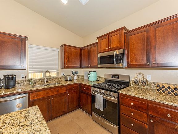 4th image of 9422 Four Pines Dr