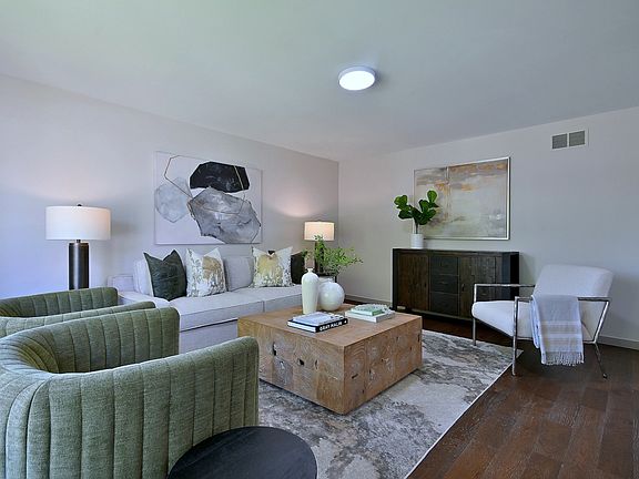 2nd image of 8931 Biloba St