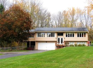 359 Hillside Cir, Macedon, NY 14502