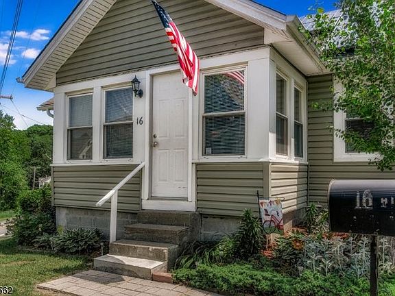 2nd image of 16 Hicks Ave