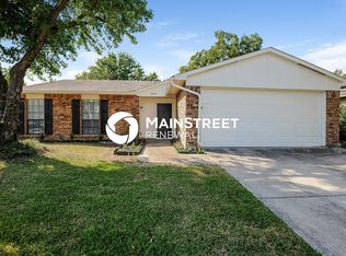 6806 Blackberry Dr, Arlington, TX 76016