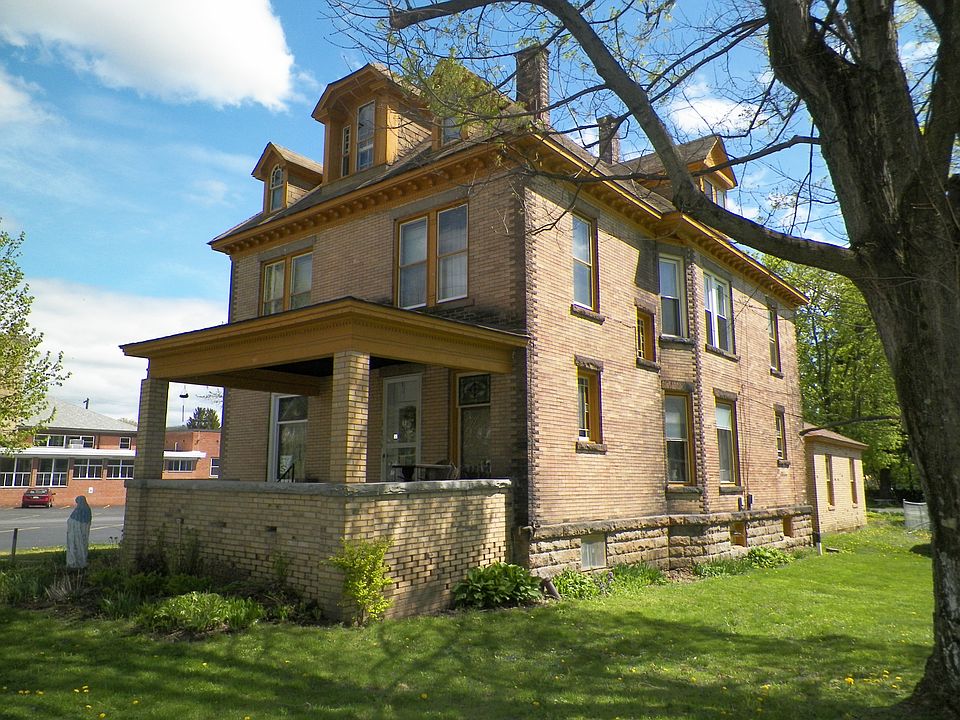 1st image of 313 W Mahoning St