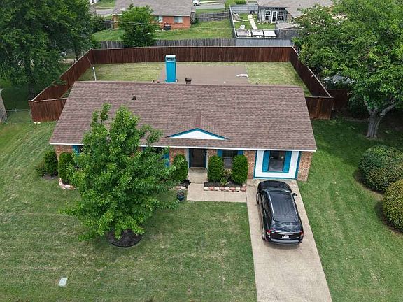 3rd image of 3005 Pine Trail Rd
