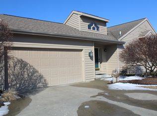 1600 E Harbour Towne Cir, Muskegon, MI 49441