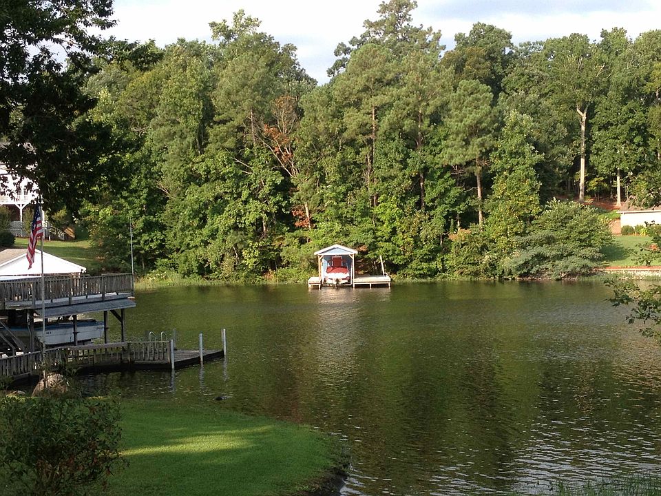 boat house on lot