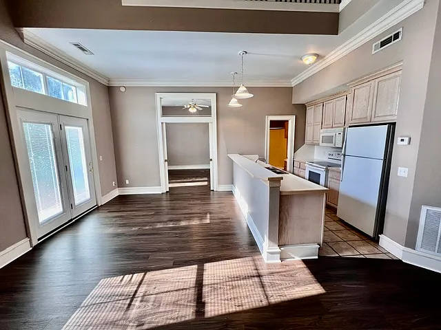 340 Campbell Ave #1 — Photo 5