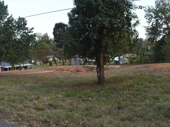 218 Cedar Ave, Linden, TN 37096