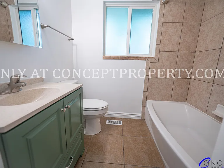 466 E Woodland Ave — Photo 53