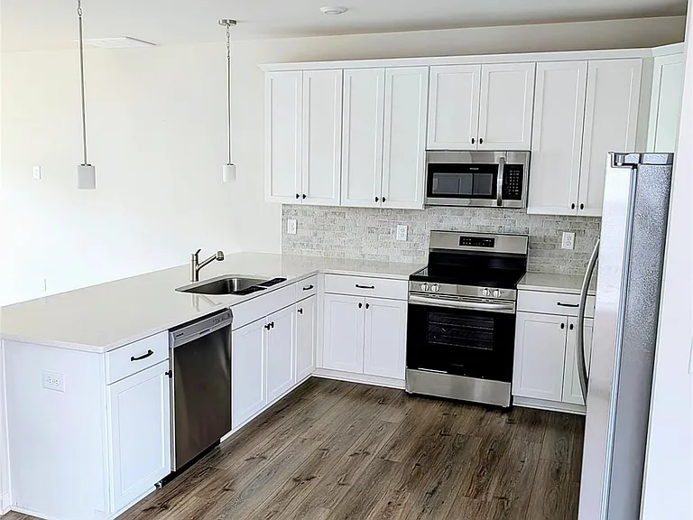 8117 Jacey Ln — Photo 3