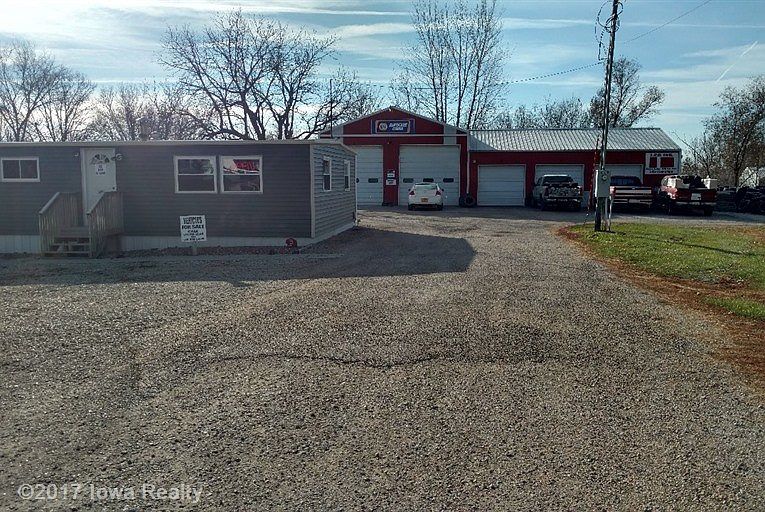 1st image of 410 SE 2nd St