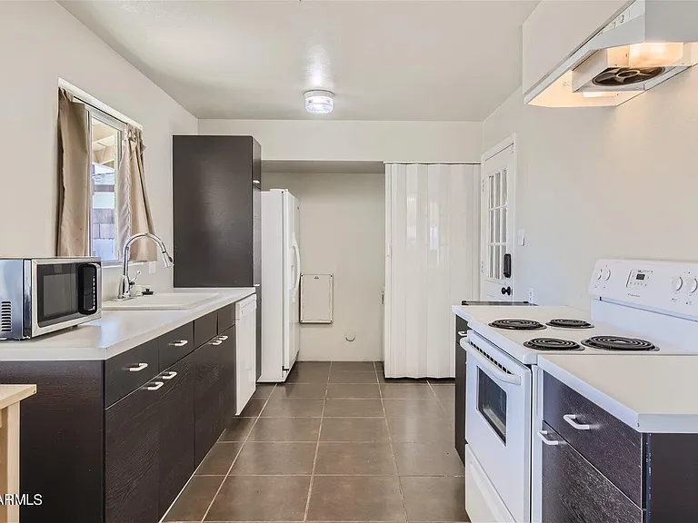 3213 N 63rd Pl — Photo 14