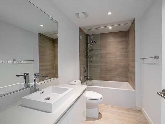 5th image of 1600 SW 1st Ave APT 711