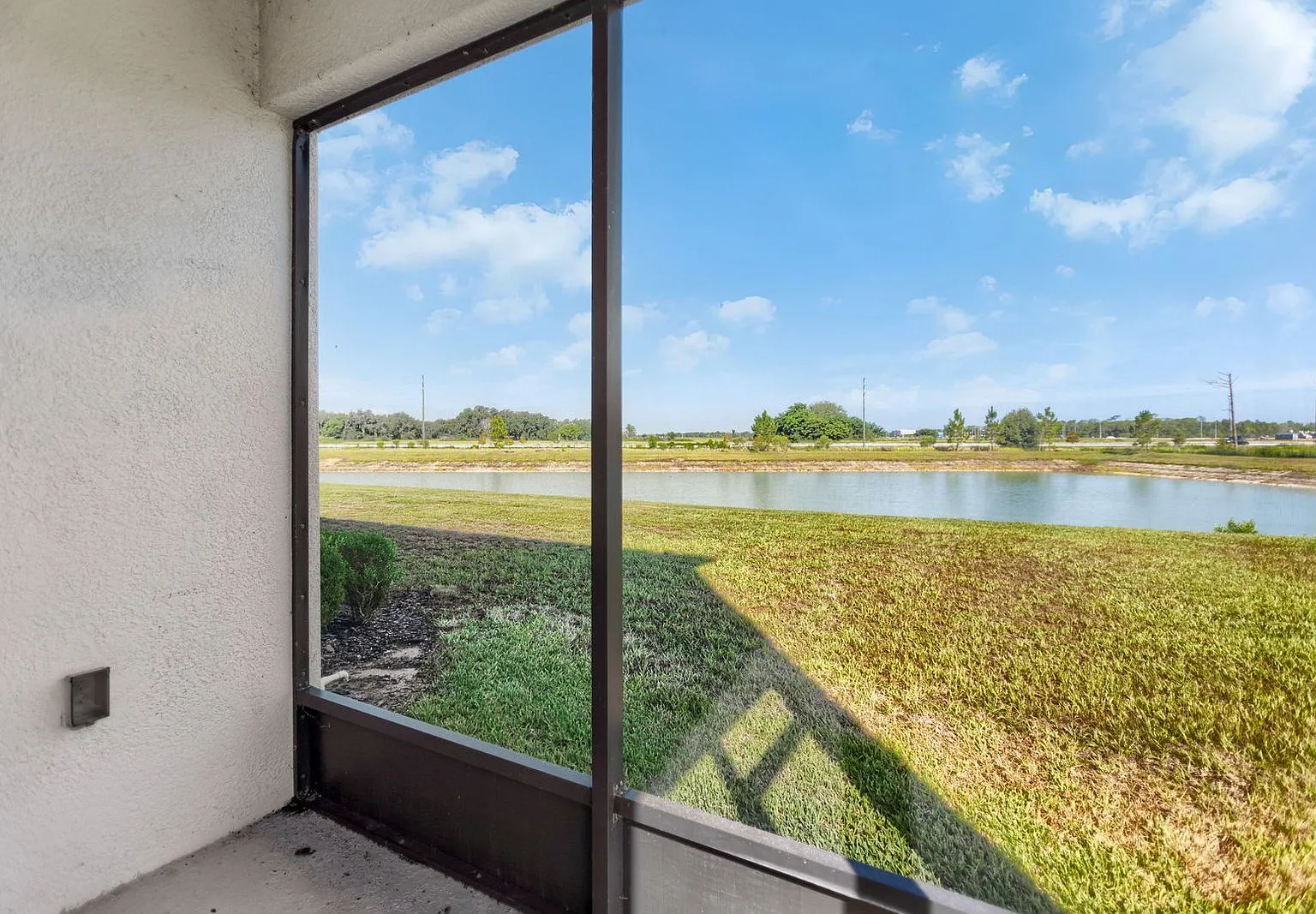 3 bed, 2.5 bath, 2017 sqft, $2,250 — Photo 4