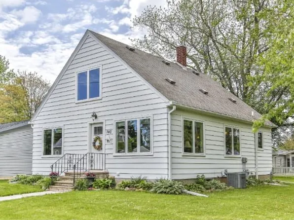 740 Oak St, Baldwin, WI 54002