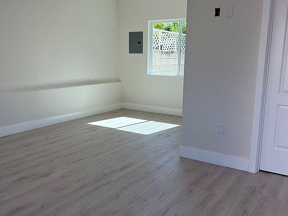 2nd image of 1314 Linden Ave #10982912