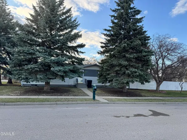 1901 Sioux St, Williston, ND 58801