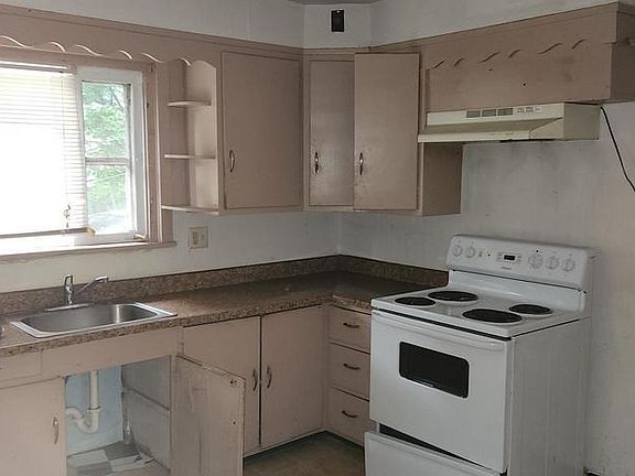 4th image of 3993 Hillview Rd