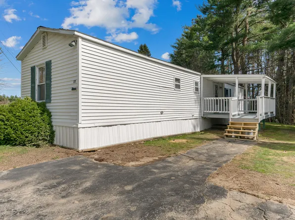 77 Turner Drive, Pittston, ME 04345