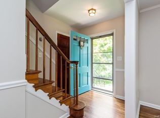 30 Eastview Dr, Valhalla, NY 10595