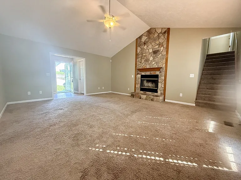 42 Mayflower Ct — Photo 4