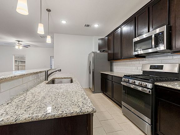 5th image of 149 Biscayne Dr