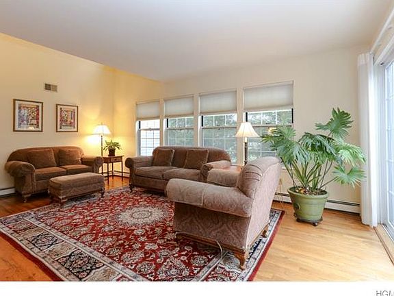 4th image of 12 Olde Willow Way #12B