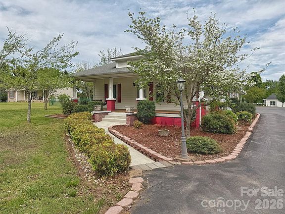 3rd image of 2102 Hickory Grove Rd