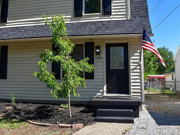 3rd image of 1024 Vanderburgh Ave