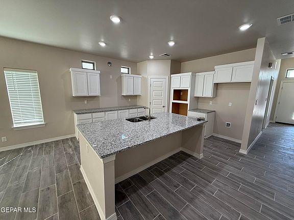 4th image of 528 Marble Hills Pl