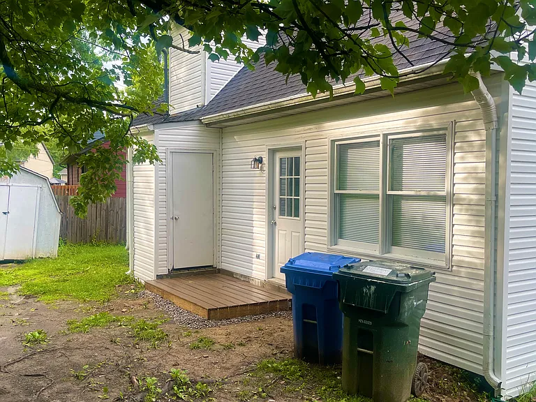 712 Troy Trl — Photo 2