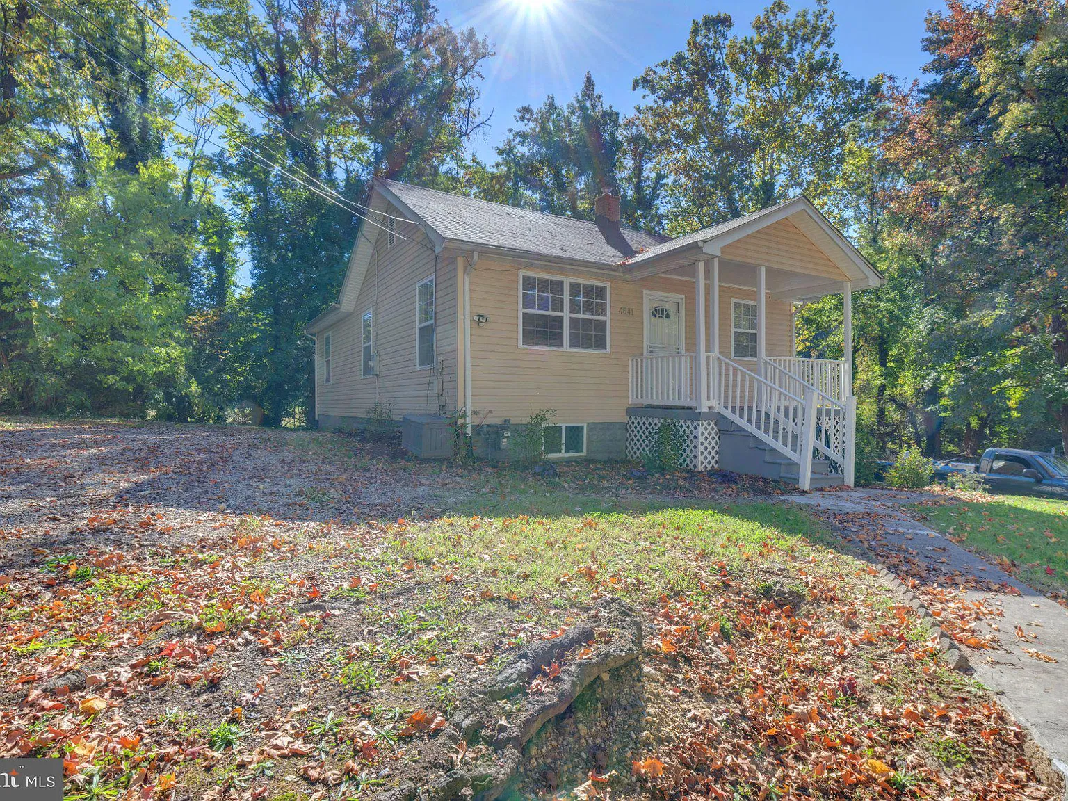3 bed, 2.0 bath, 1000 sqft, $2,200 — Photo 2