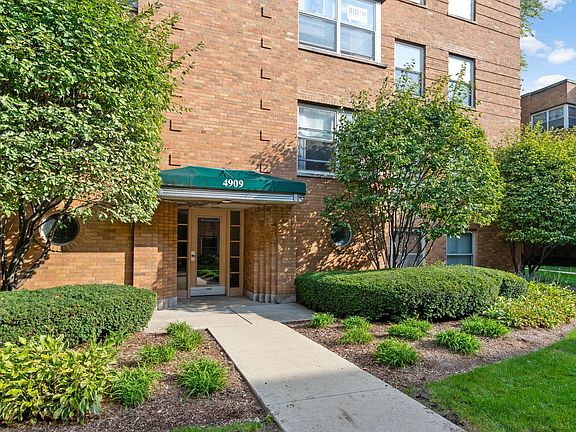 2nd image of 4909 N Wolcott Ave APT 2A