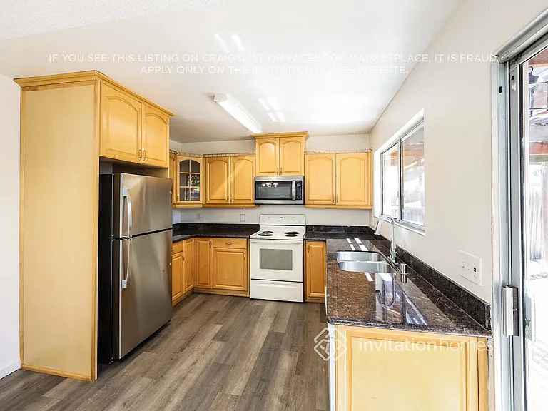 106 Brockton Ct — Photo 7