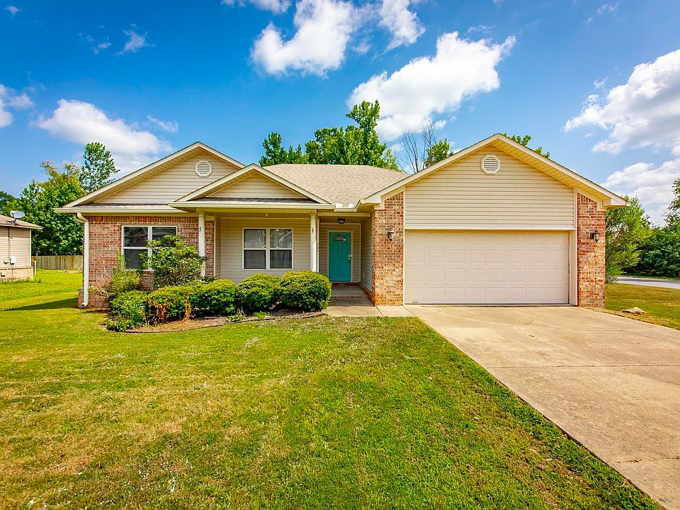 1st image of 300 Weathering Ln