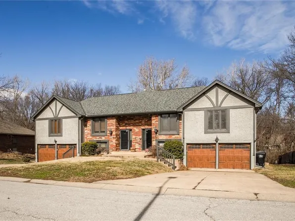 2829 Trenchard Dr, Independence, MO 64057