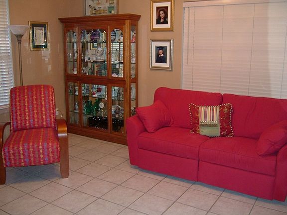 Formal living could be formal dining