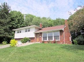 2nd image of 152 N Meadowbrook Ln