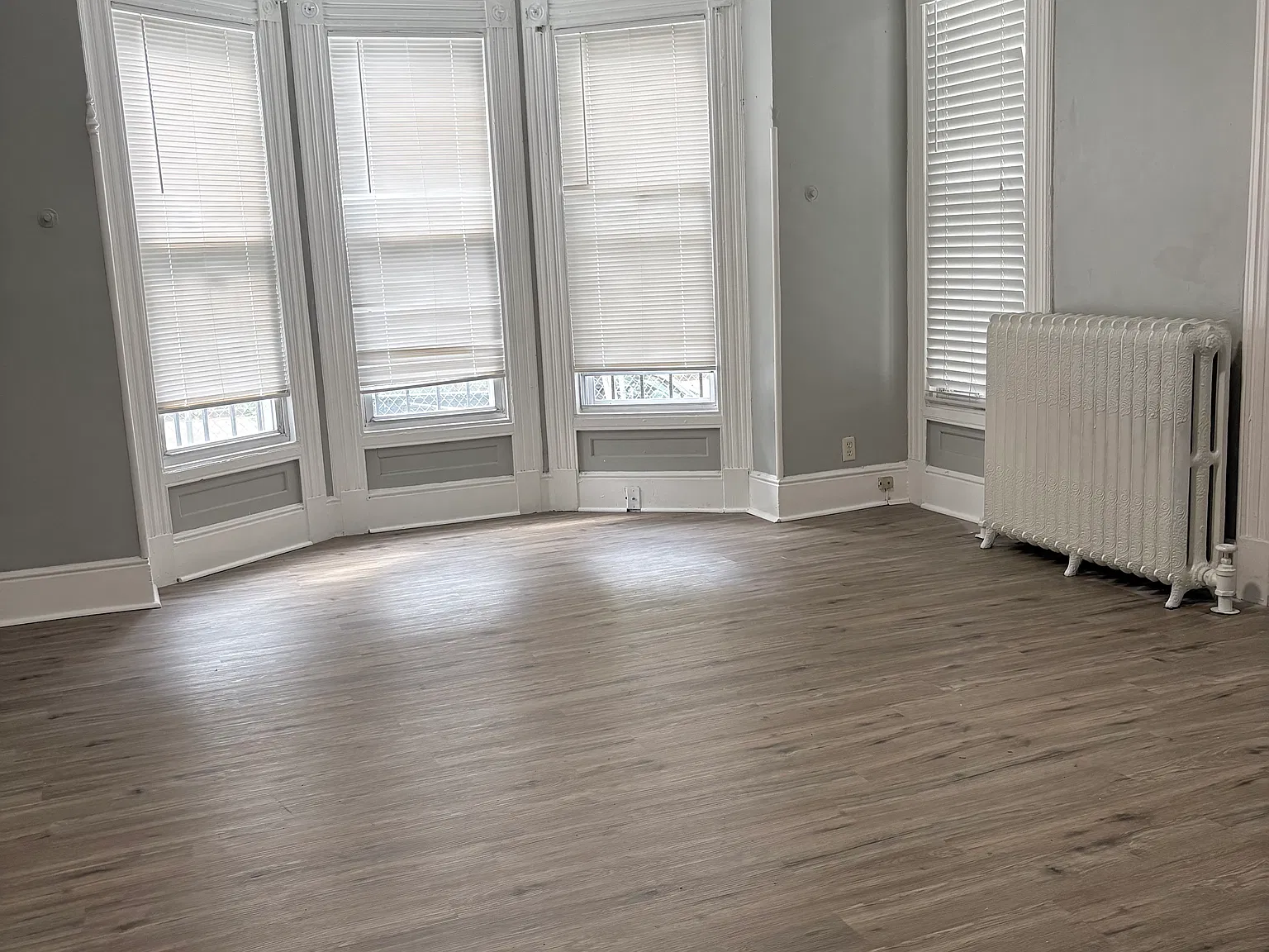 3 bed, 1200 sqft, $2,100 — Photo 3