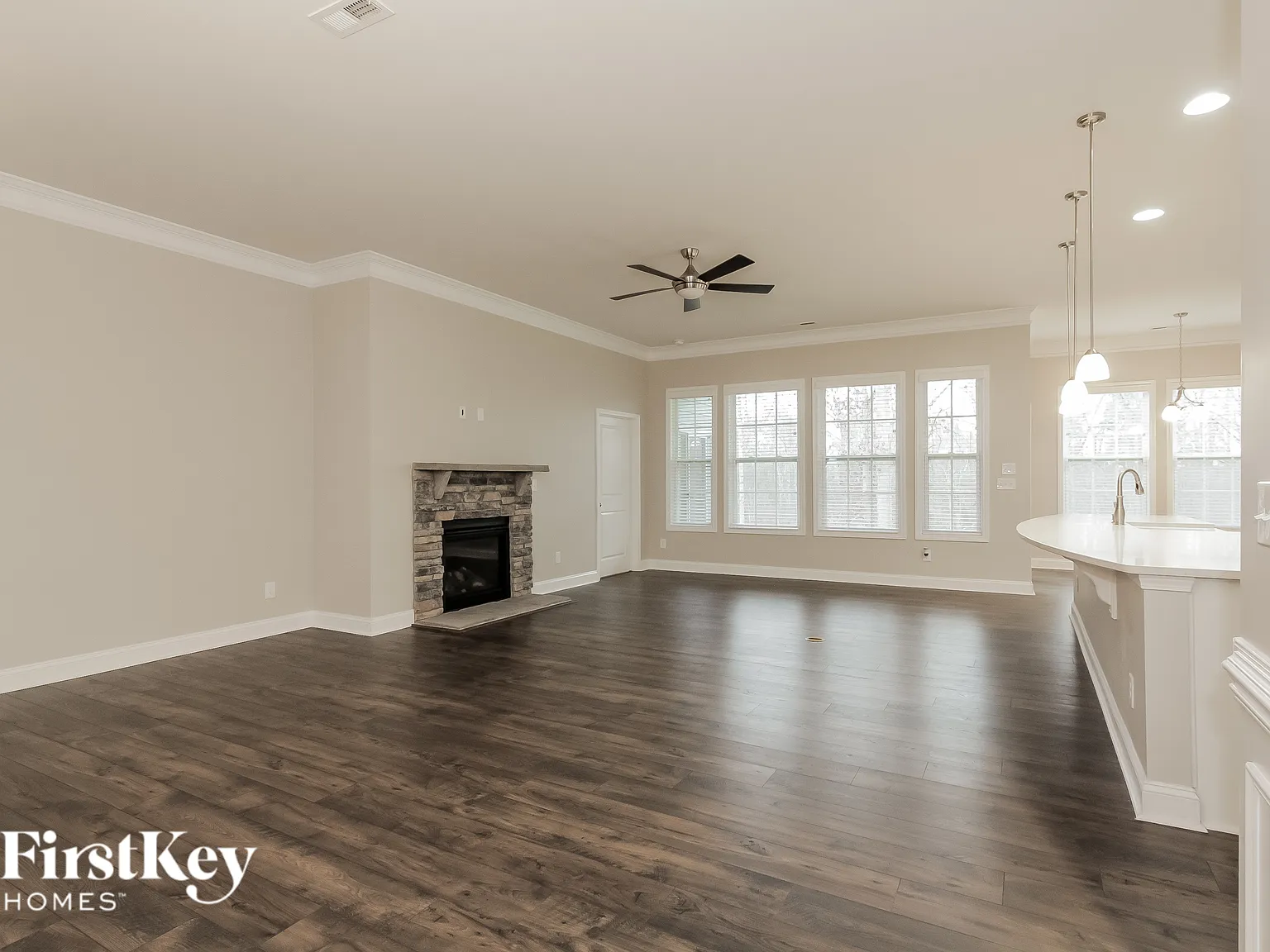3 bed, 2.0 bath, 1911 sqft, $2,490 — Photo 4