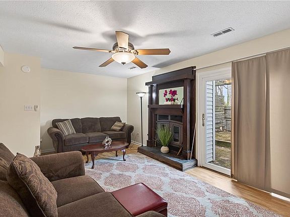 3rd image of 4 Covenant Ct